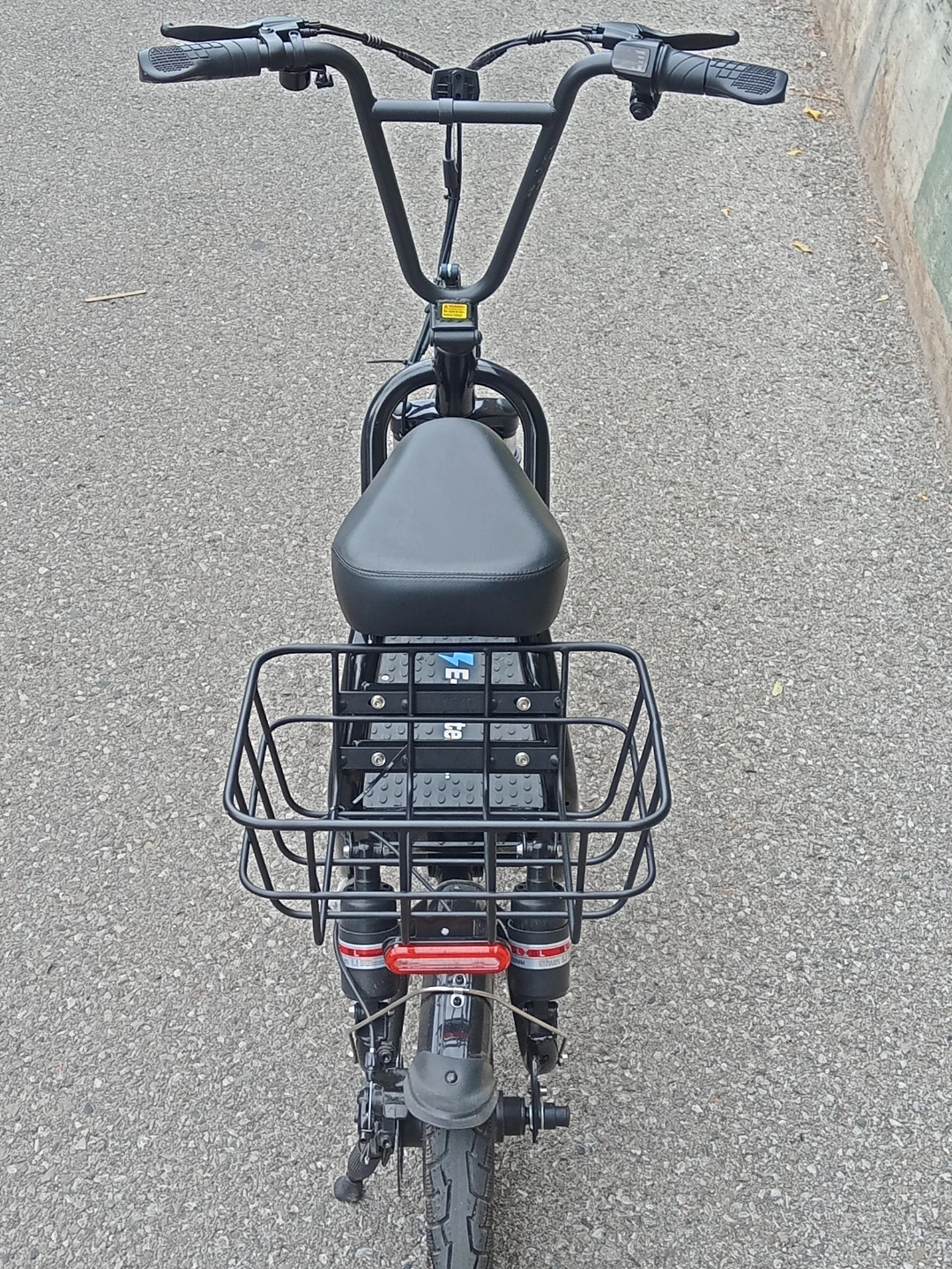 MINT CONDITION Electric Commuter Scooter with Seat & basket - photo 4