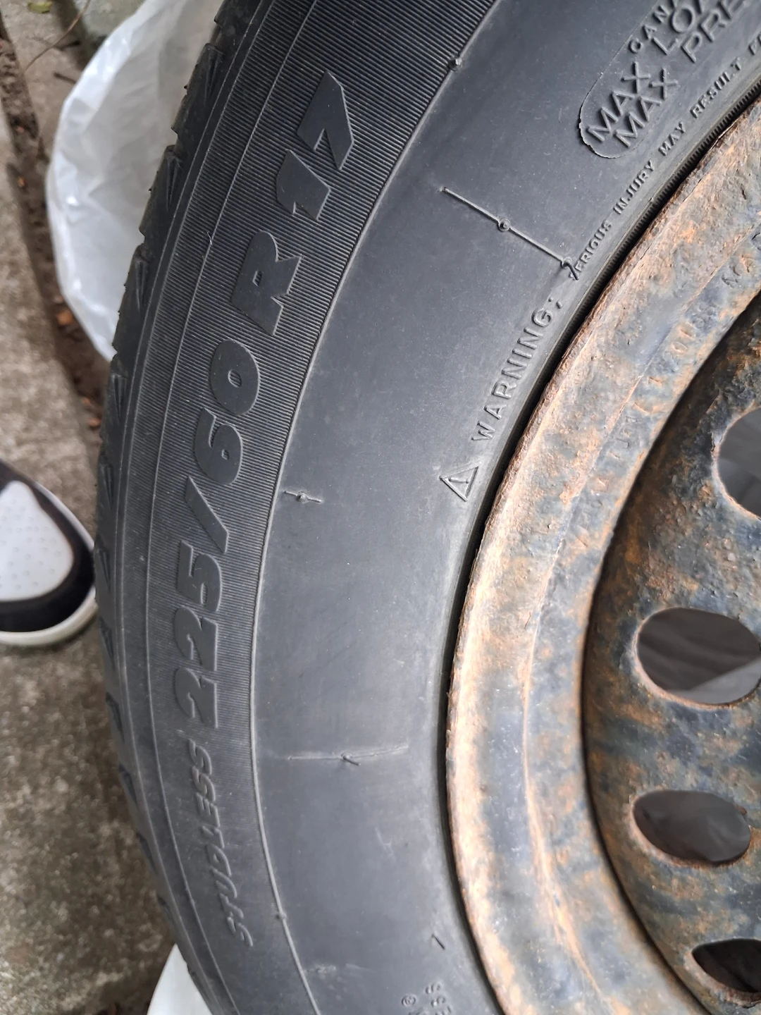 225/60/17 Michelin X-ice Winter Tires. Subaru Forester, etc - photo 4
