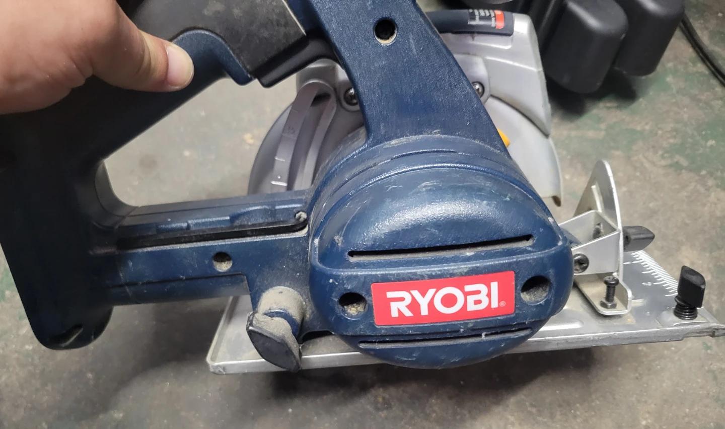 TOOL ONLY!! Ryobi 18.0V Cordless Circular Saw 5-1/2" - photo 2