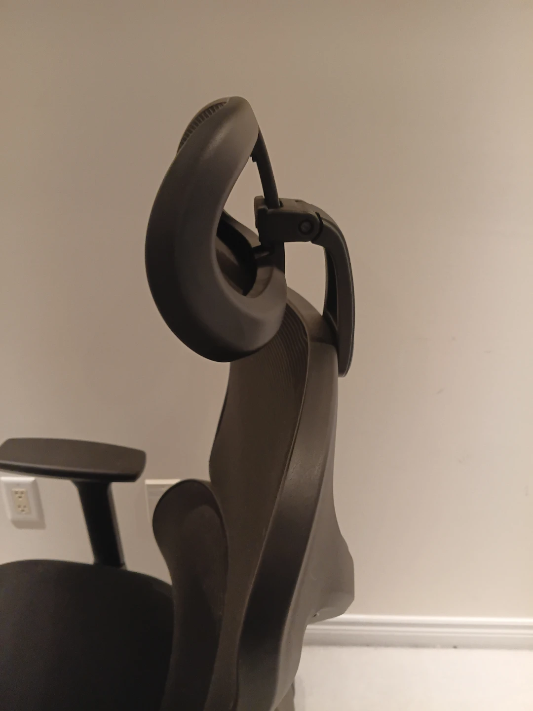 Ergonomic task  chair