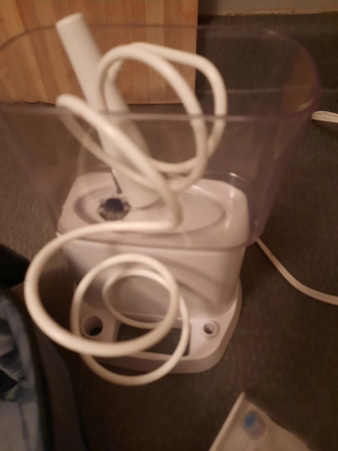 White Waterpik Flosser with Multiple Tips - photo 4