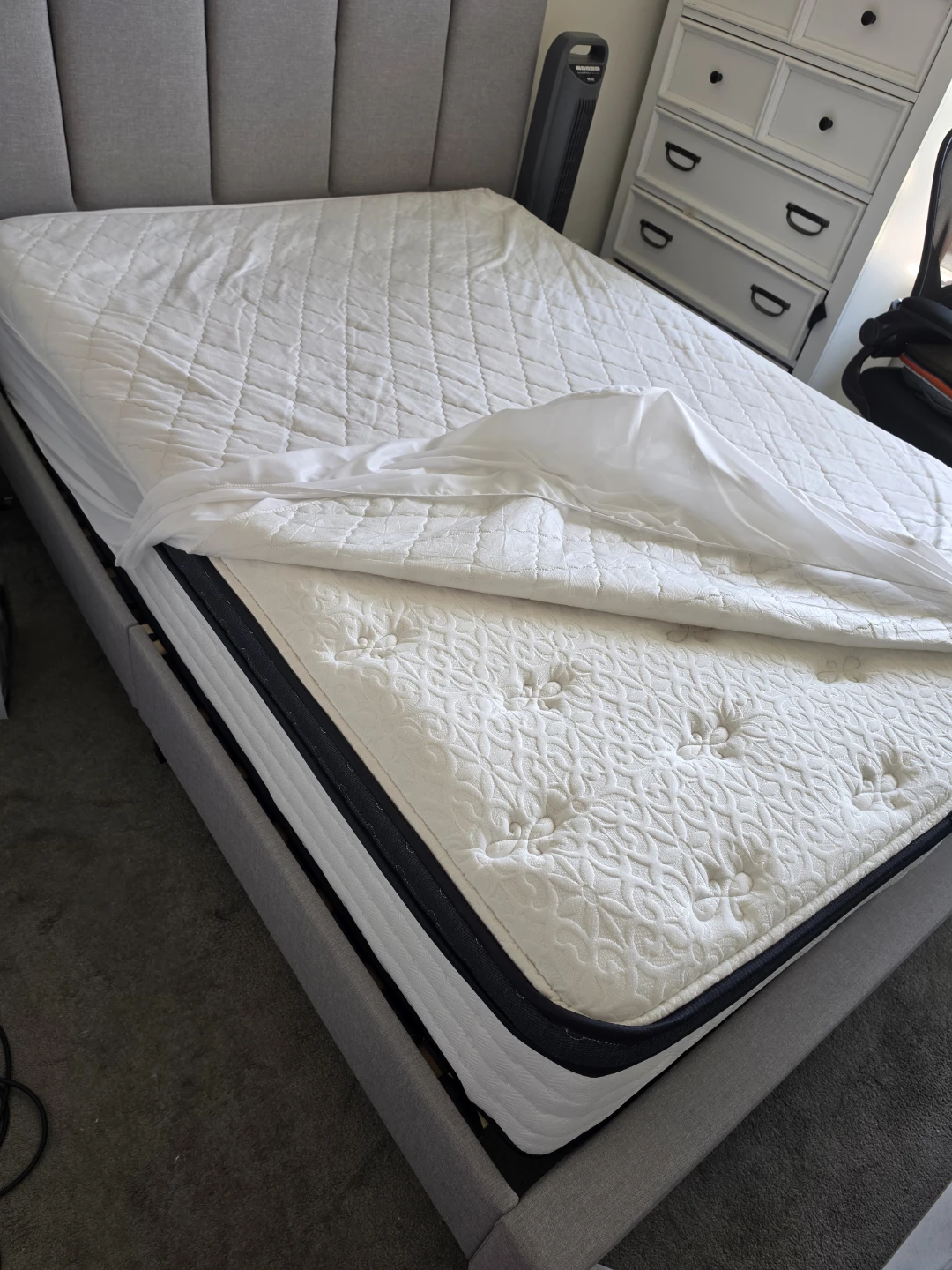 Quilted Mattress Pad , mattress & Upholstered Double bed Frame. - photo 2