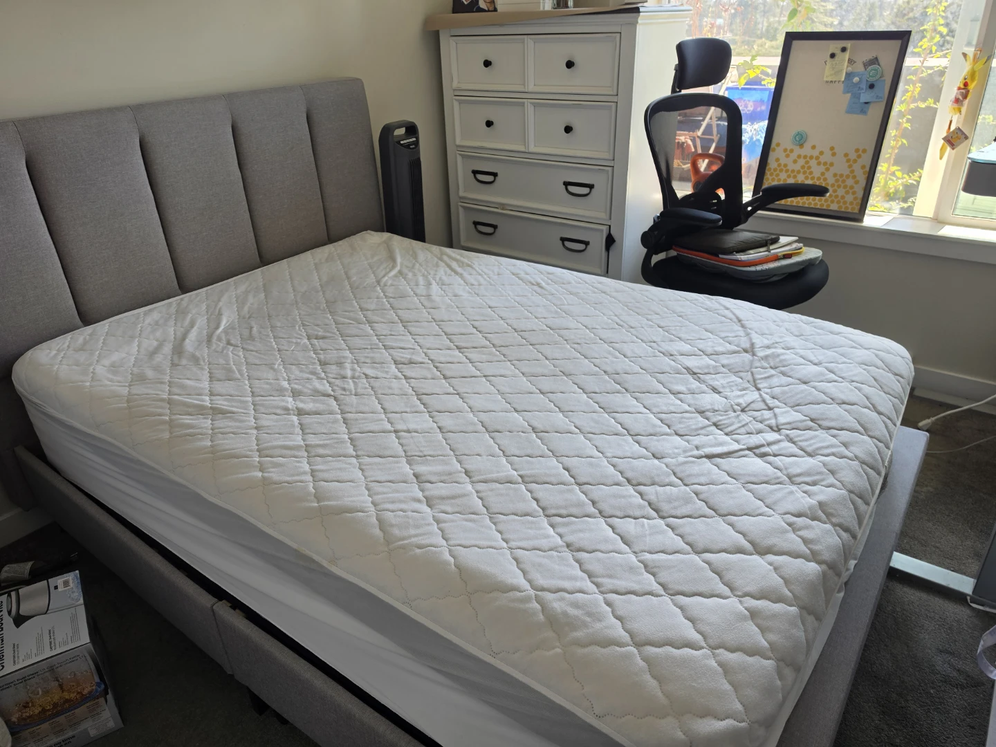 Quilted Mattress Pad , mattress & Upholstered Double bed Frame. - photo 3