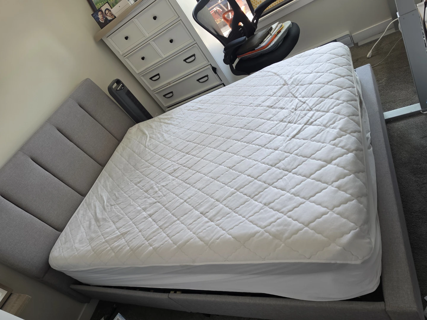 Quilted Mattress Pad , mattress & Upholstered Double bed Frame. - photo 4
