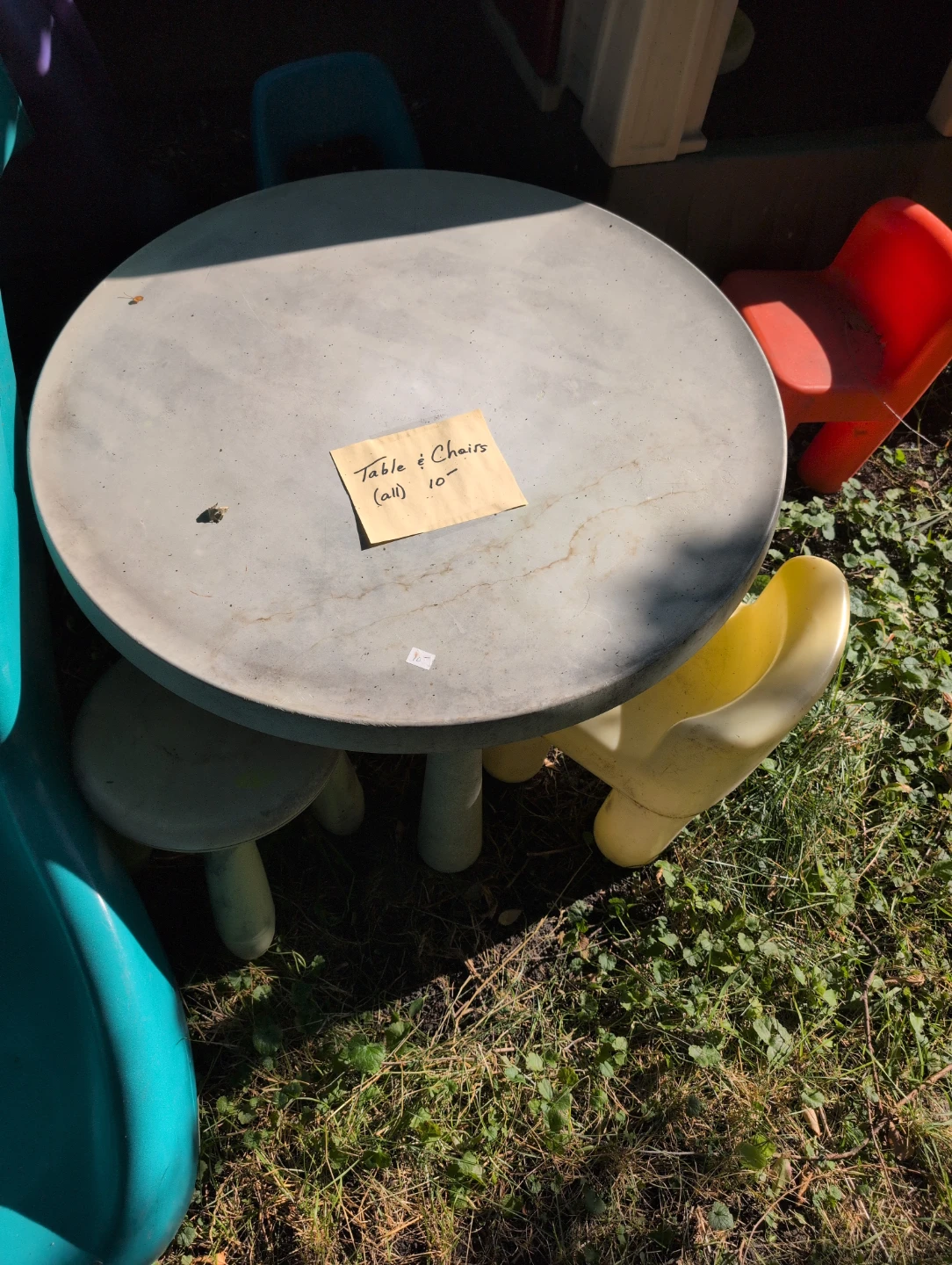 Little Tikes round table and four chairs set