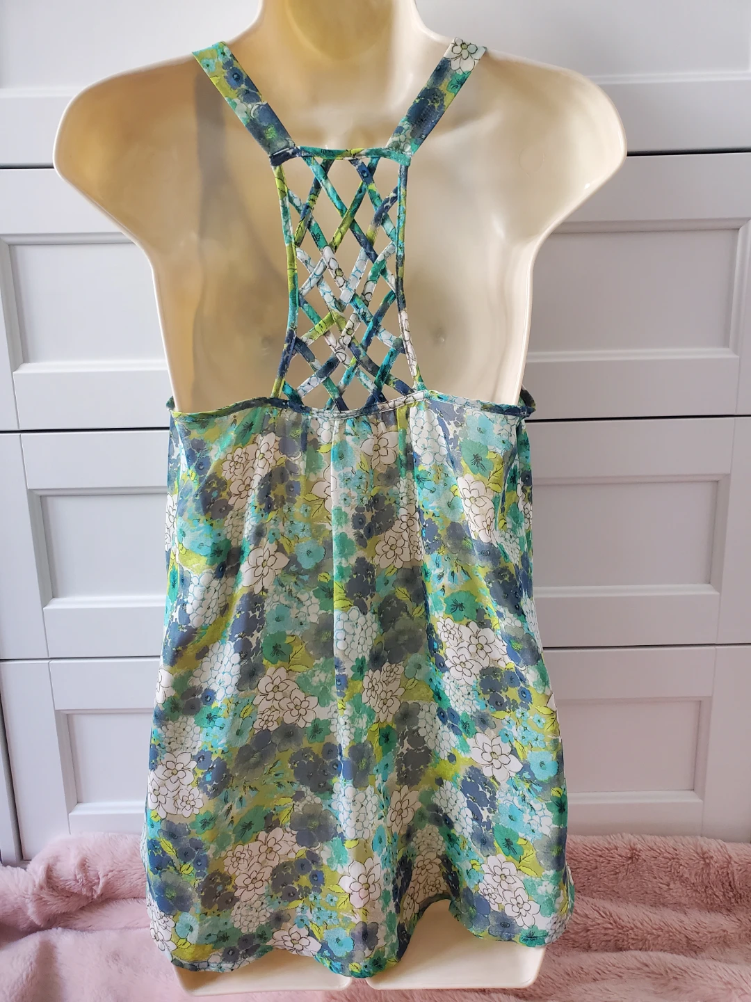 Sheer Floral Tank Top Size Medium - photo 2