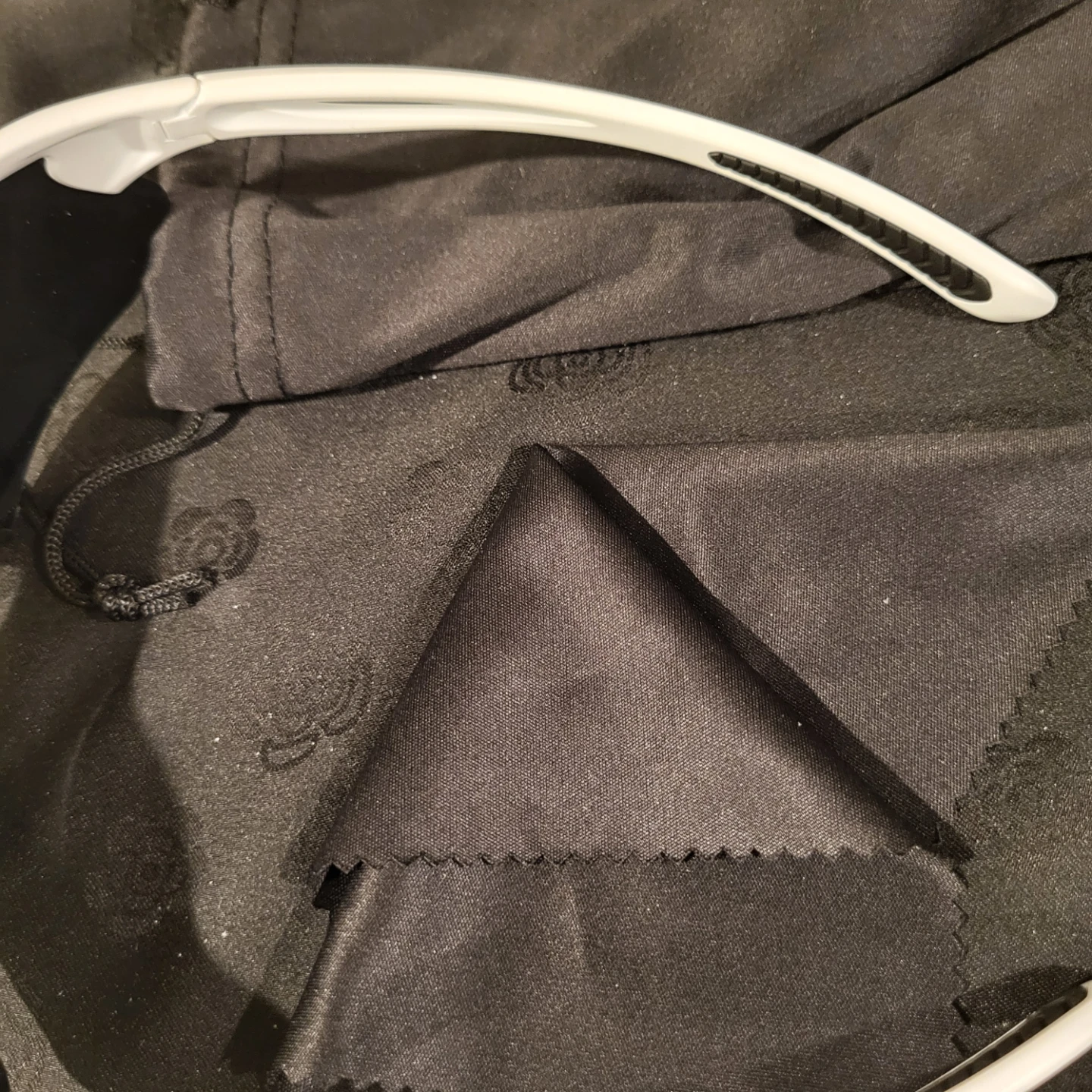White & Black Sport Sunglasses with Case - photo 5