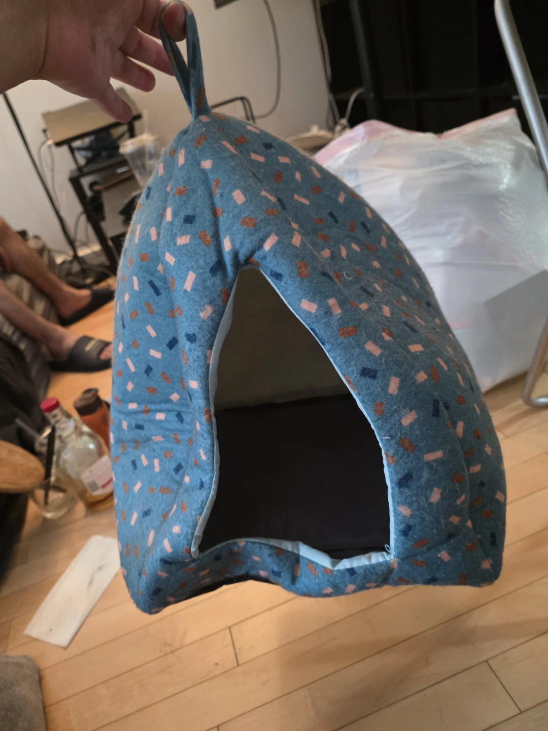 Blue Pet Bed Tent with Confetti Pattern