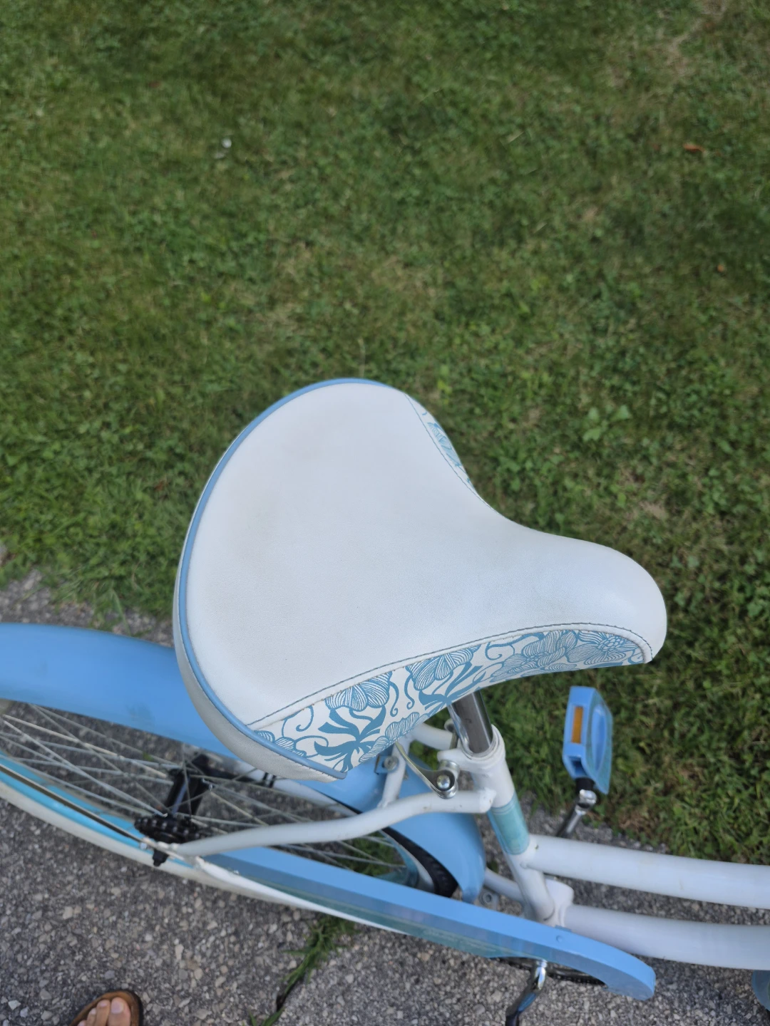 Classic Cruiser Bicycle - White and Blue - photo 4