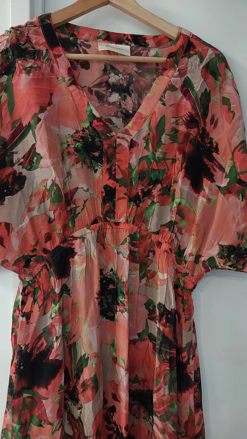 Brand new floral maxi dress with black inner - photo 2