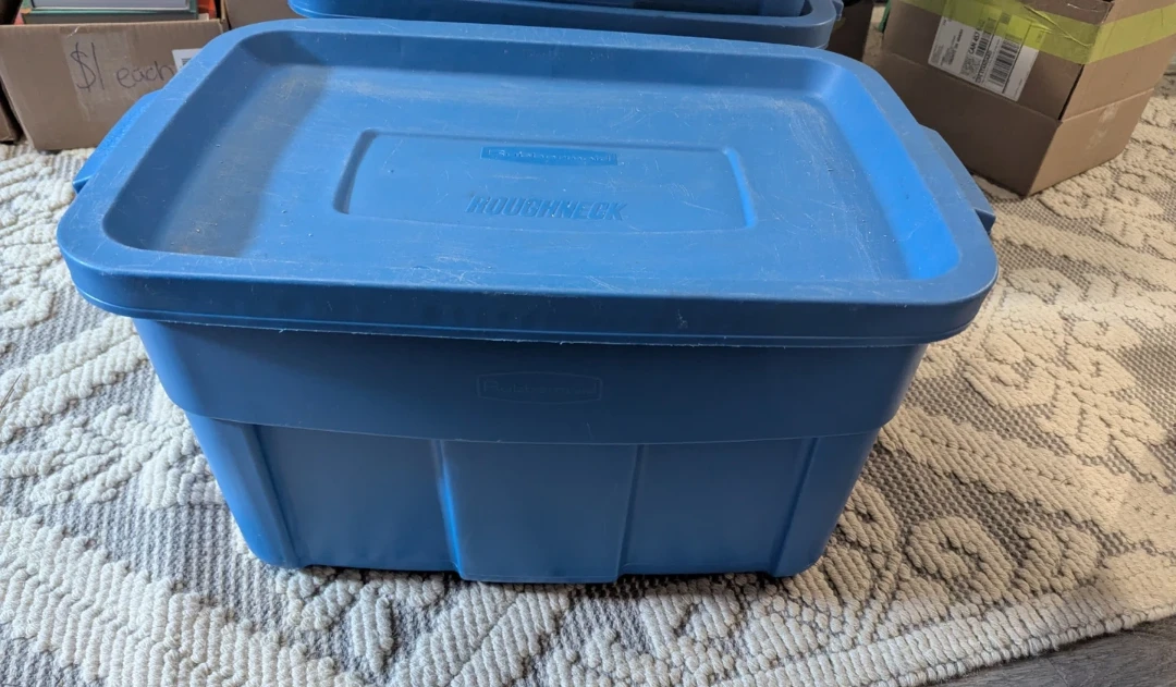 Rubbermaid Roughneck Storage Totes - Set of 3 - photo 3