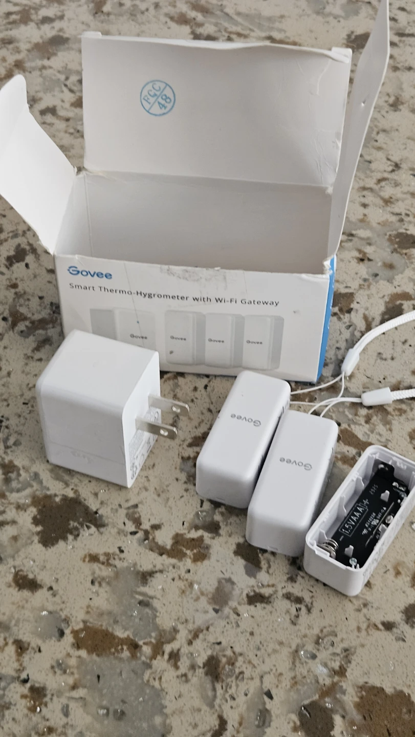 Govee Smart Thermo-Hygrometer with Wi-Fi Gateway - photo 2