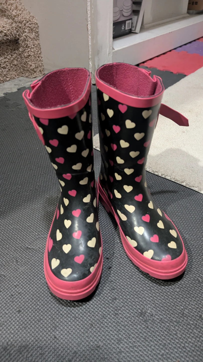 Childrens' Black Heart Rain Boots