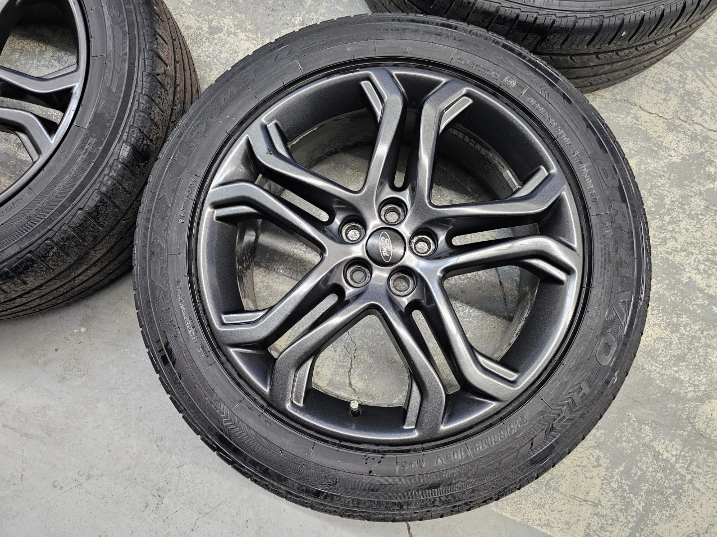 FORD EDGE O.E.M RIMS AND SUMMER TIRES - photo 2