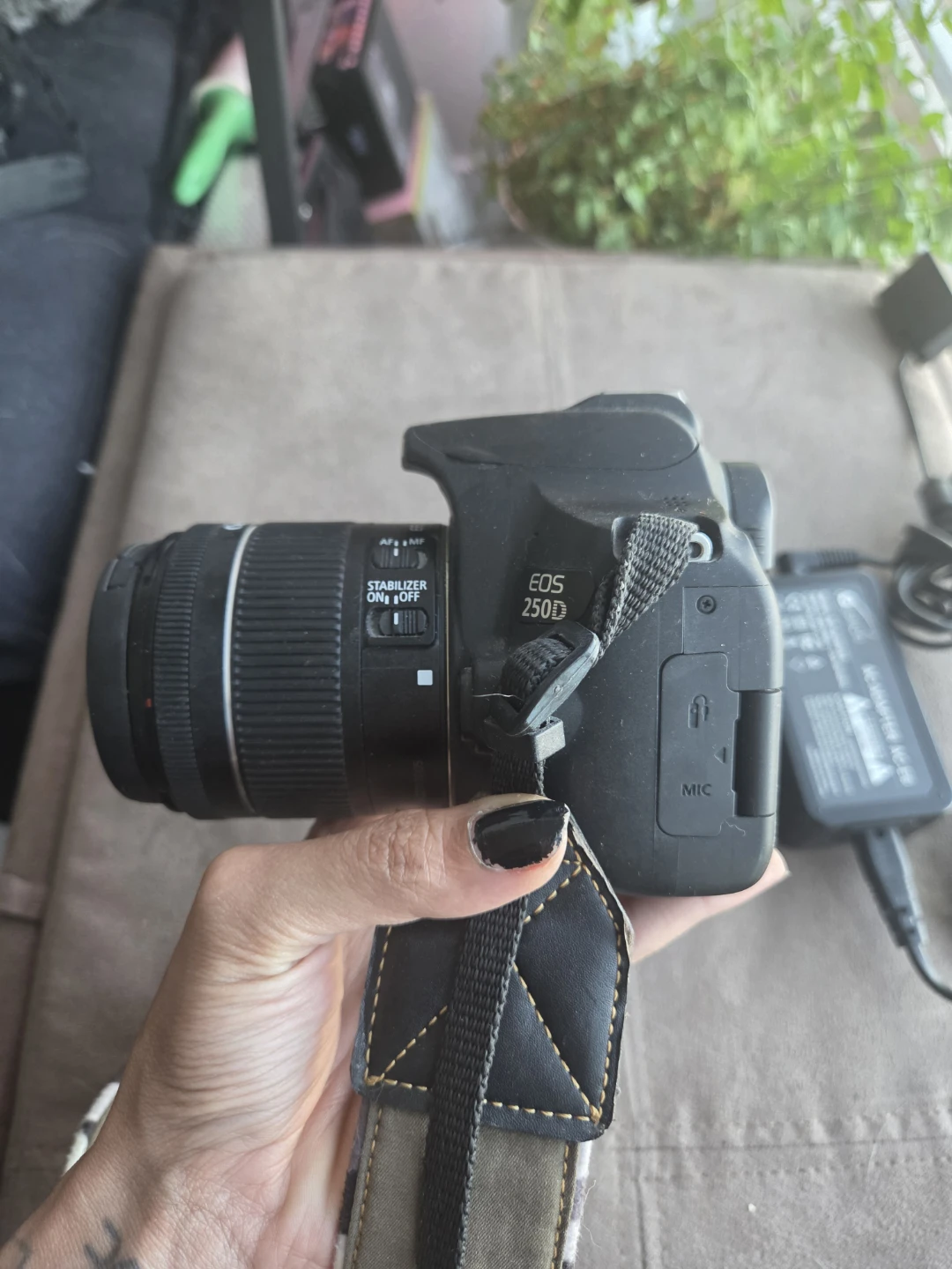 Canon EOS 250D DSLR Camera - photo 3