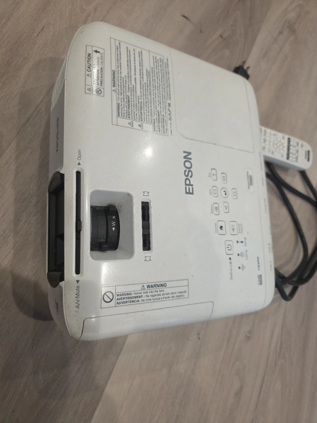Epson Projector with Remote (home cinema 1060)