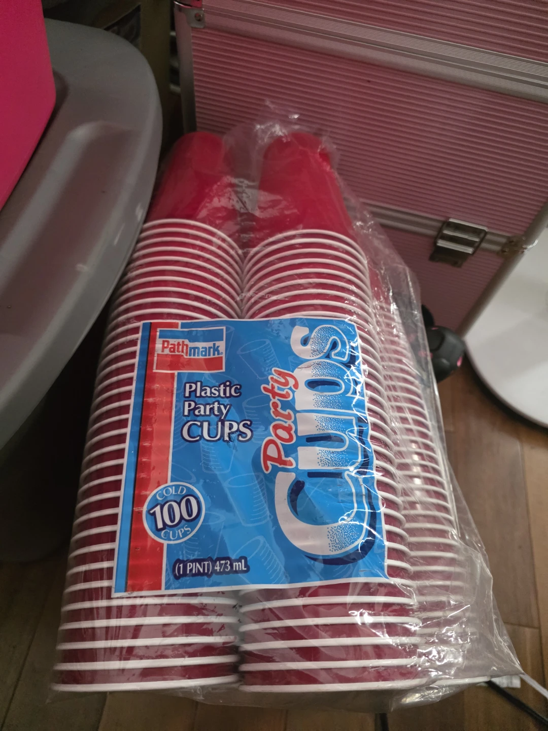 Pathmark Plastic Party Cups - 100 Count, 1 Pint