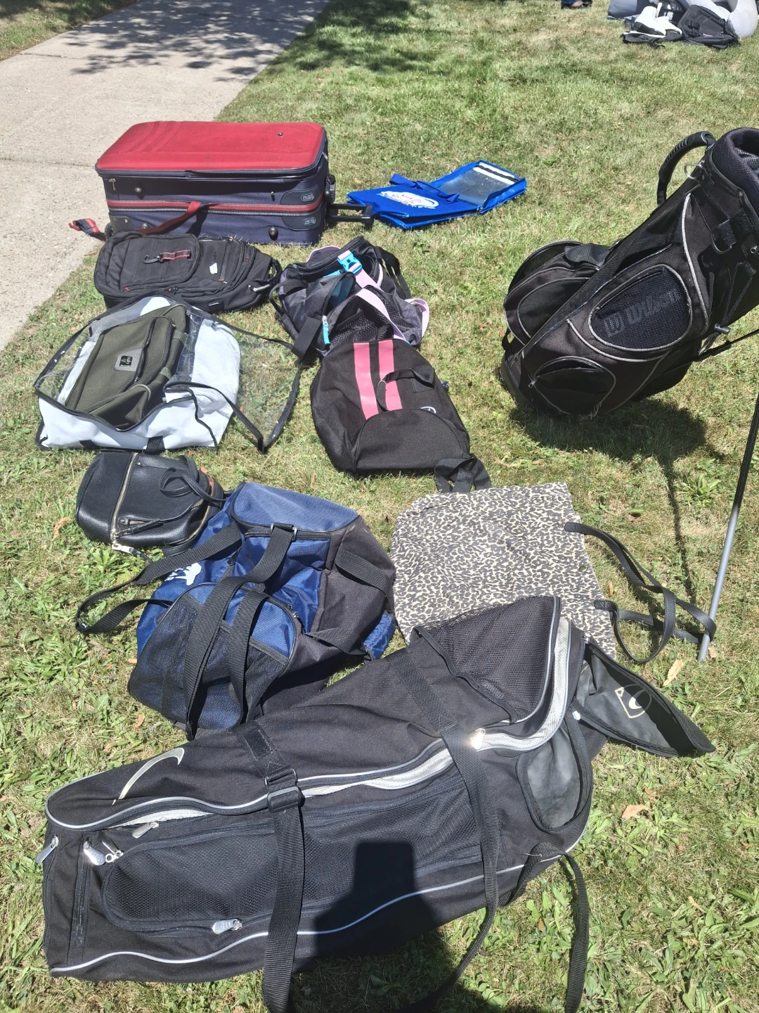 4 Families Garage Sale - Woodbridge - photo 4