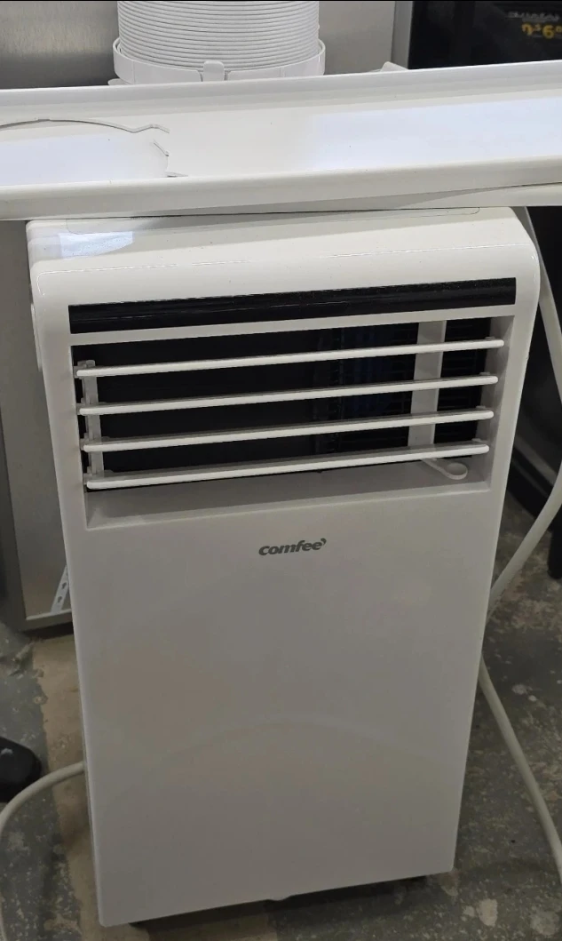 Comfee Portable Air Conditioner 6000BTUs - photo 2