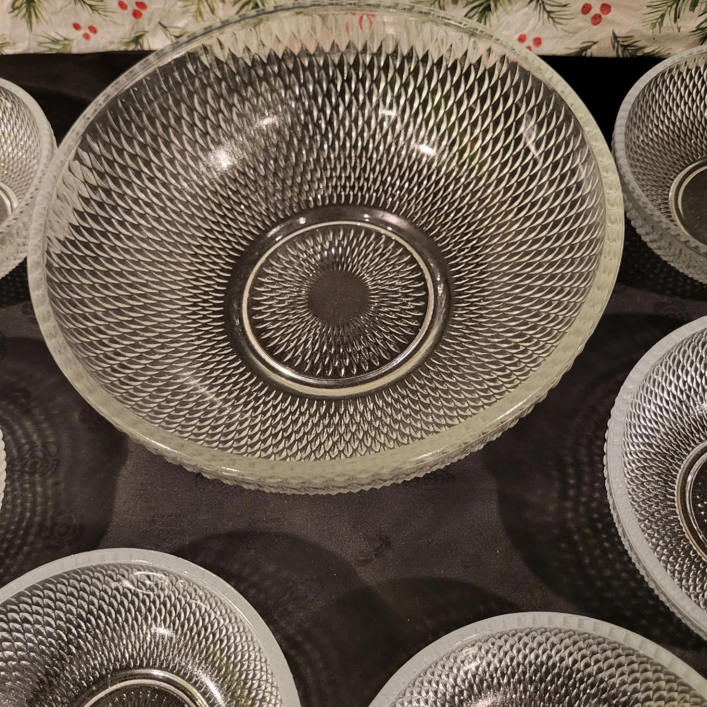 Vintage Diamond Pattern Glass Bowl Set - photo 2