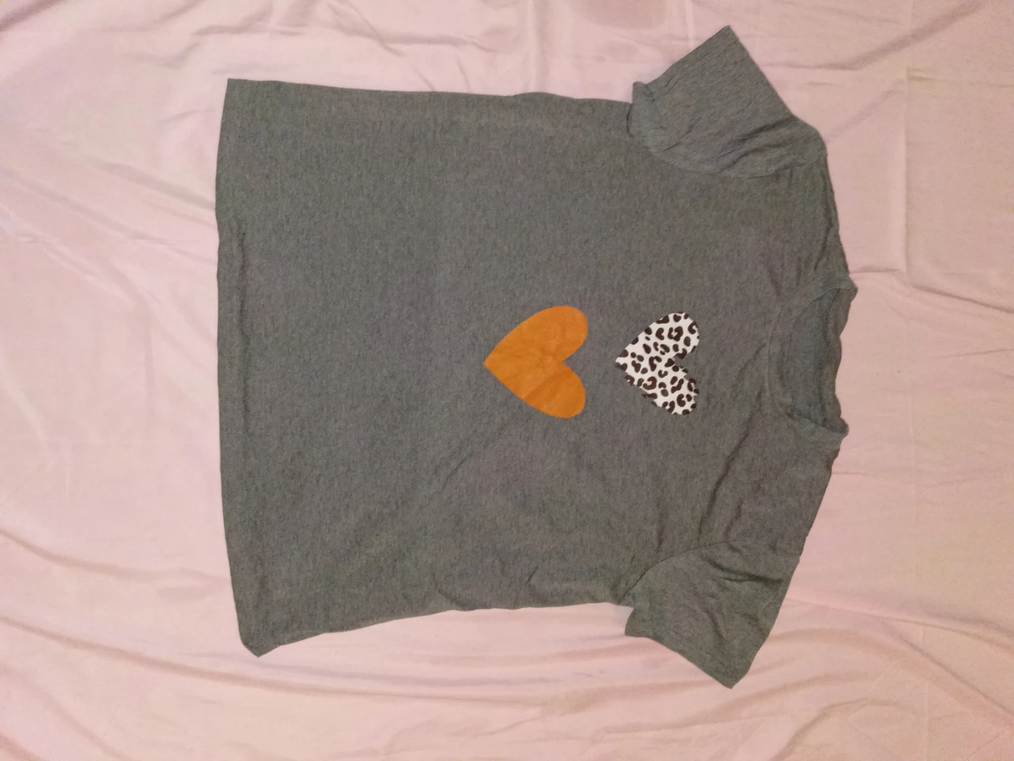 Graphic T-Shirts with Heart Designs - photo 2