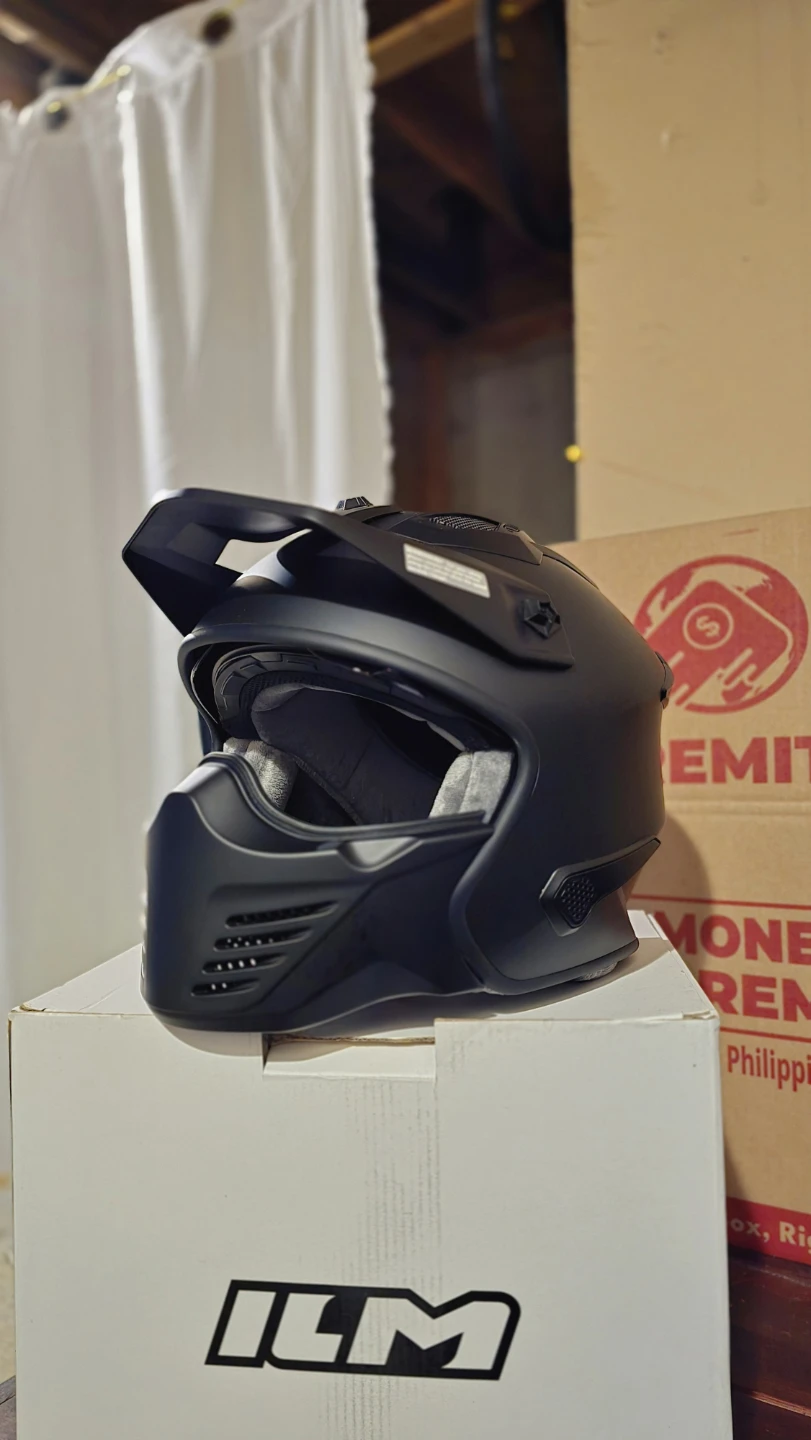 ILM Motorcycle/Bike Helmet | Size Large (Removable chin) - photo 2