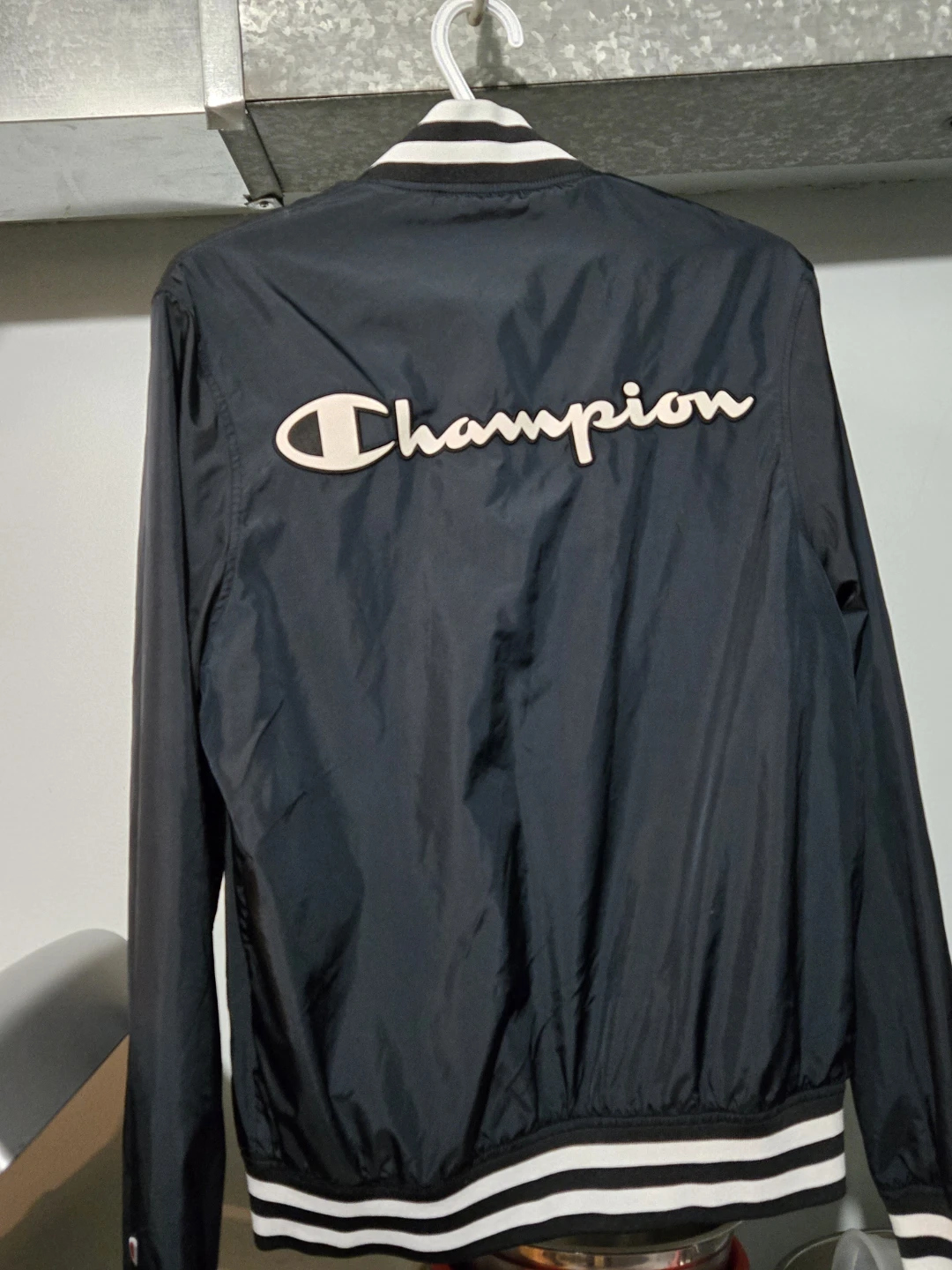 Champion Men navy lightweight bomber jacket - photo 2