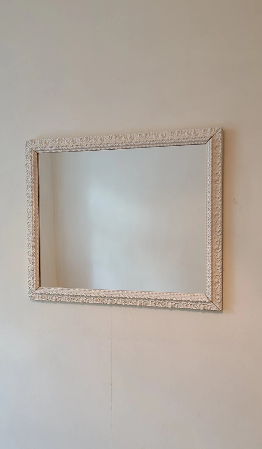 Vintage Wall Accent Mirror 22.75" x 19.75"