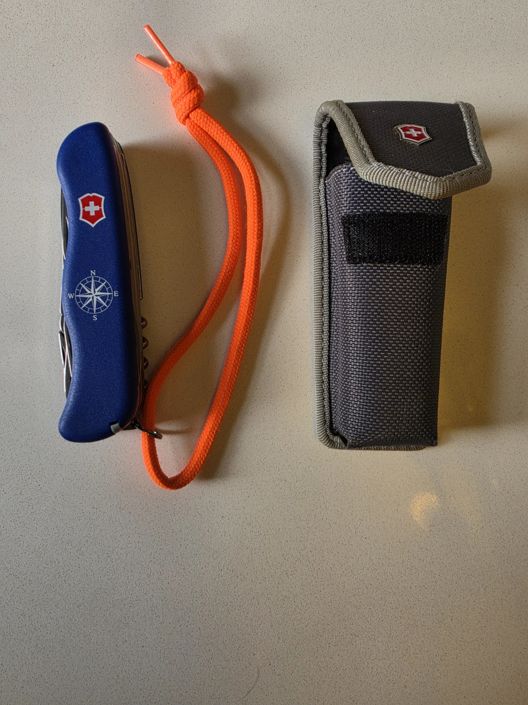 Victorinox Swiss Army Knife with Sheath - photo 2