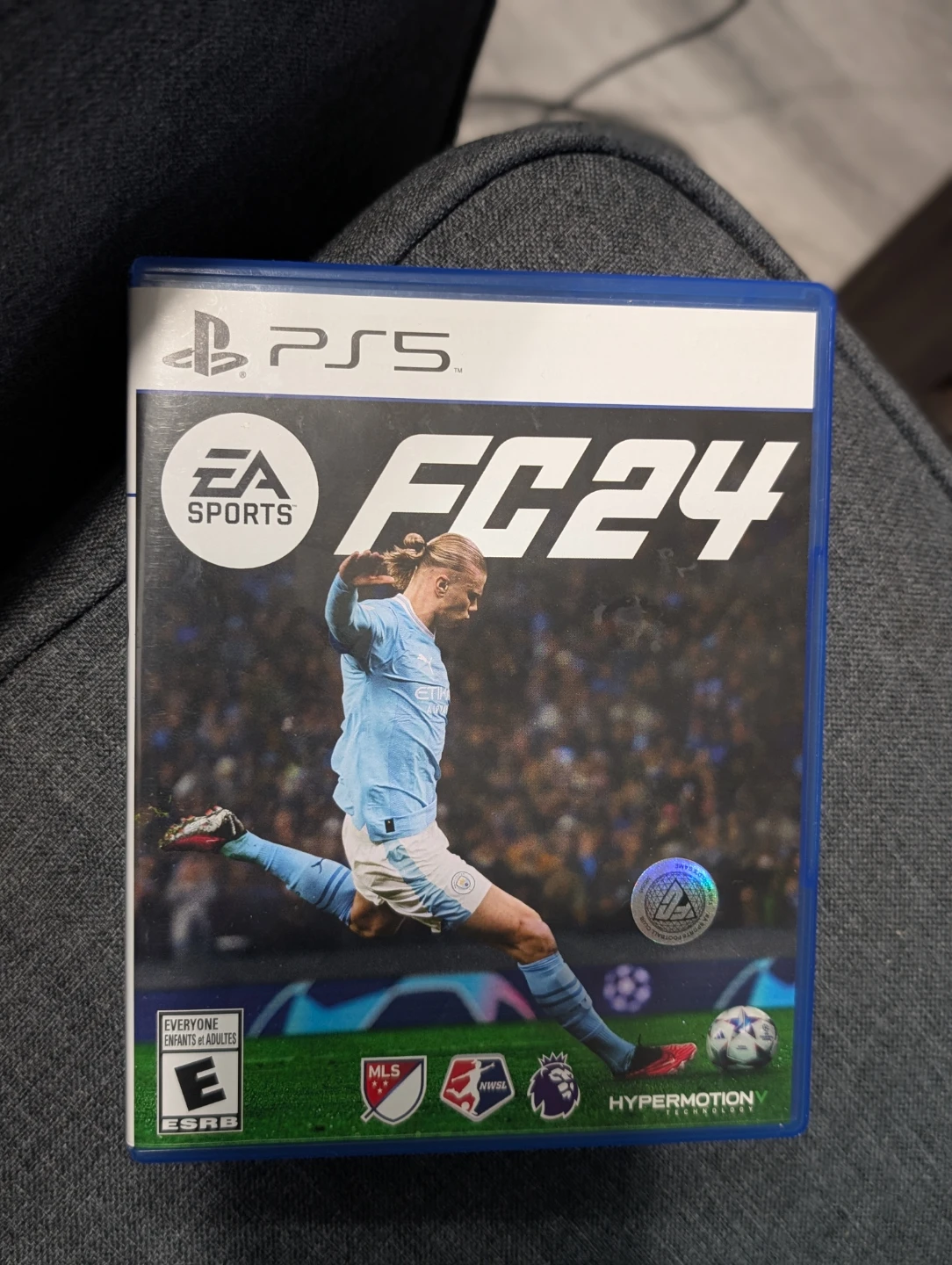 FC24 - PS5 game CD