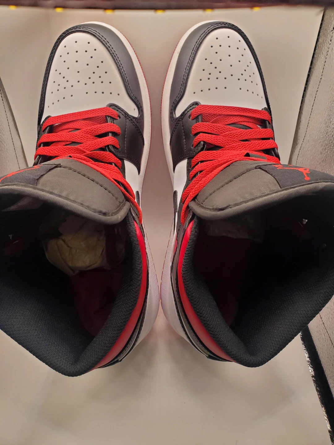 Air Jordan 1 Mid Black White Red Size 9 - photo 3