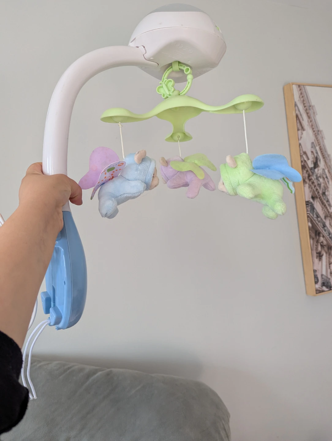 Baby crib accessory