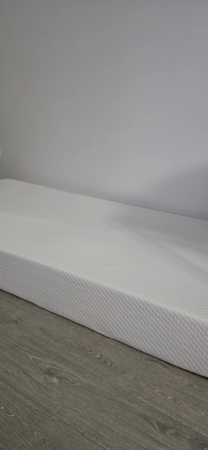 White Mattress - photo 3