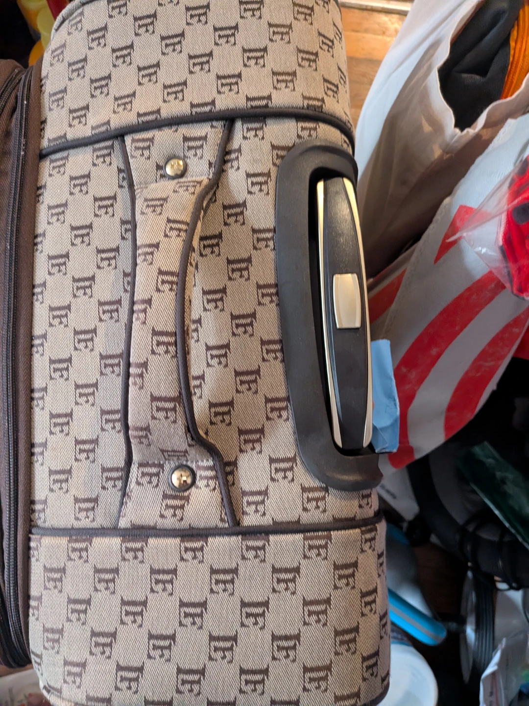 London Fog Rolling Suitcase - photo 2