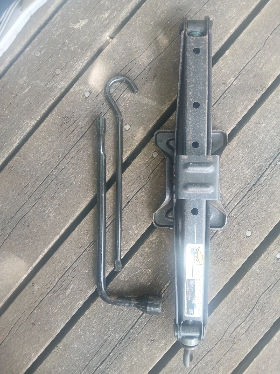 Honda Pilot car jack
