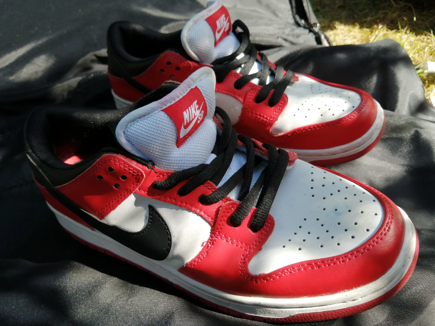 Nike SB Dunk Low Red White Black - photo 2