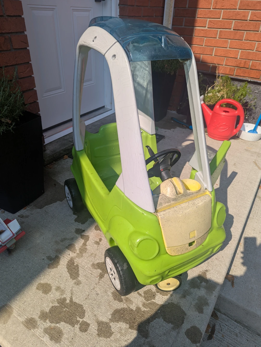 Little Tikes Cozy Coupe Ride-On Toy Car - photo 2