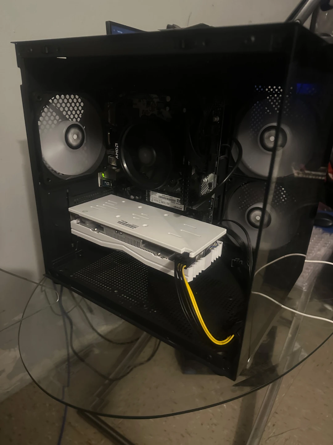 Gaming PC - AMD Ryzen 3 4100, 16GB RAM, 462GB Storage - photo 2