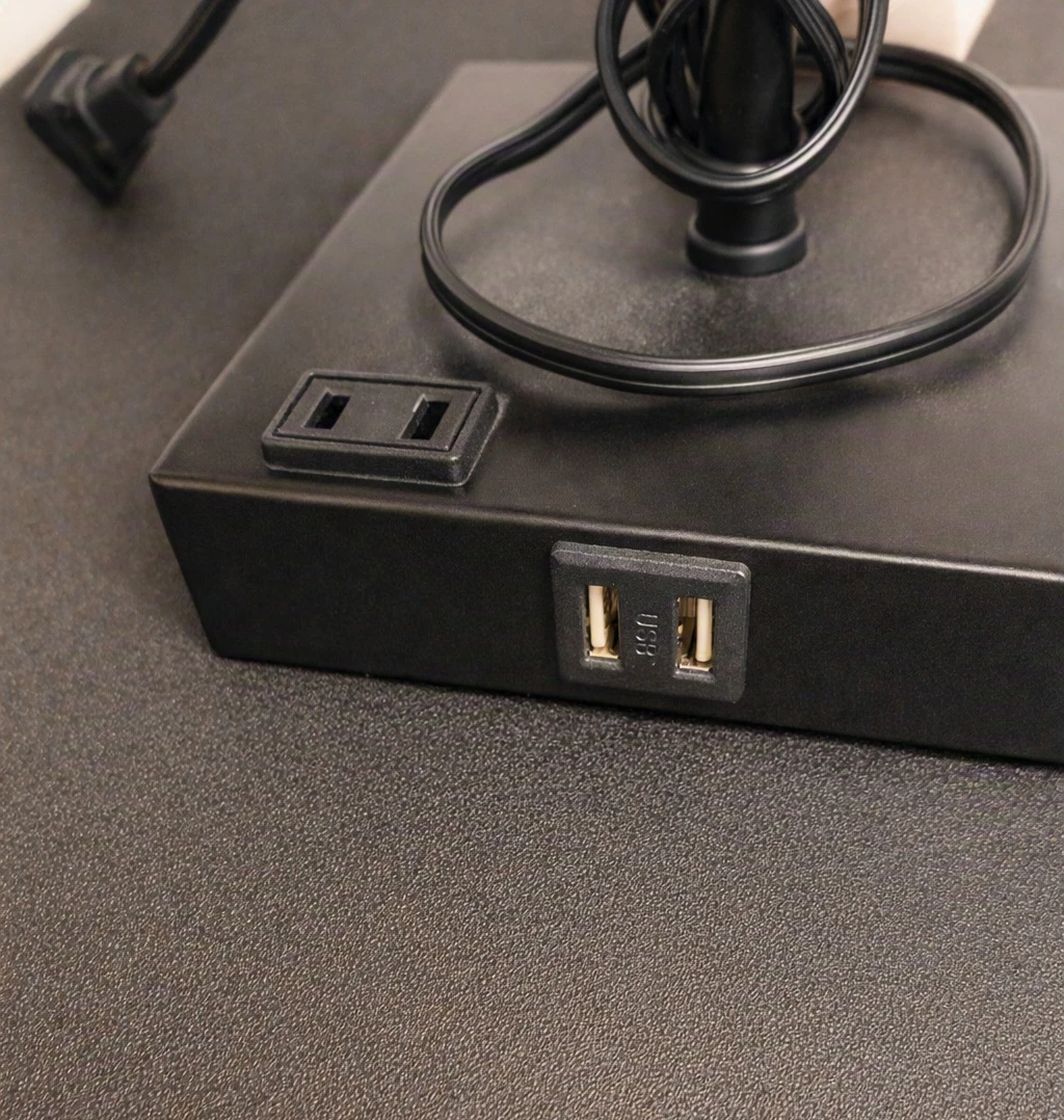 Pair of Table Lamp with USB Ports - photo 2