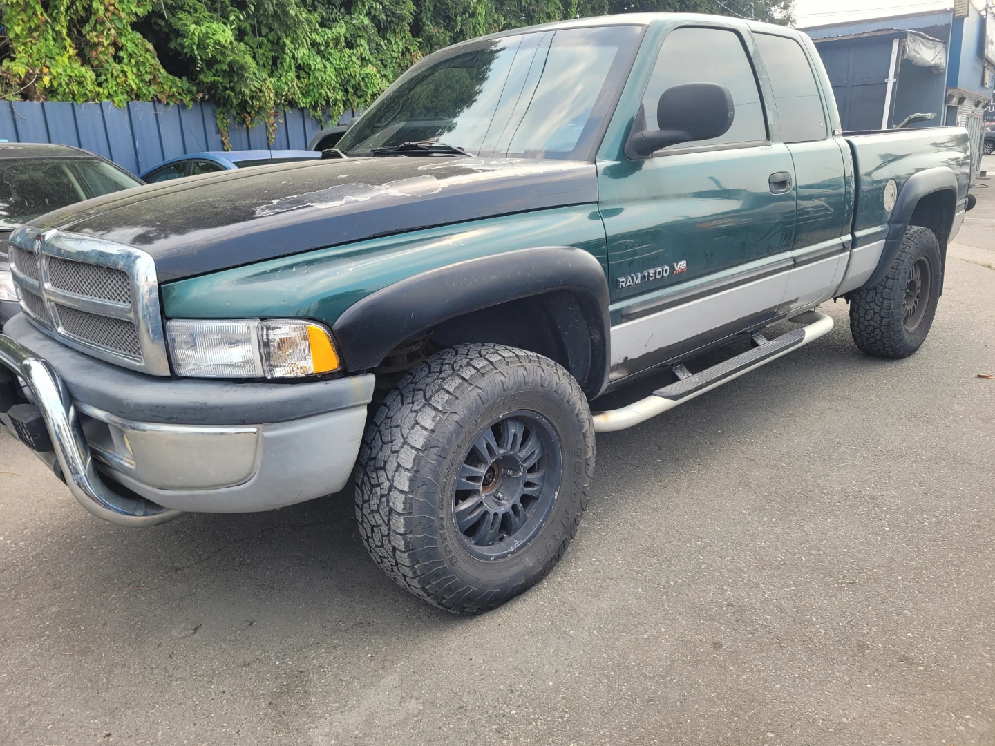 Dodge Ram 1500 V8 Pickup Truck - photo 3