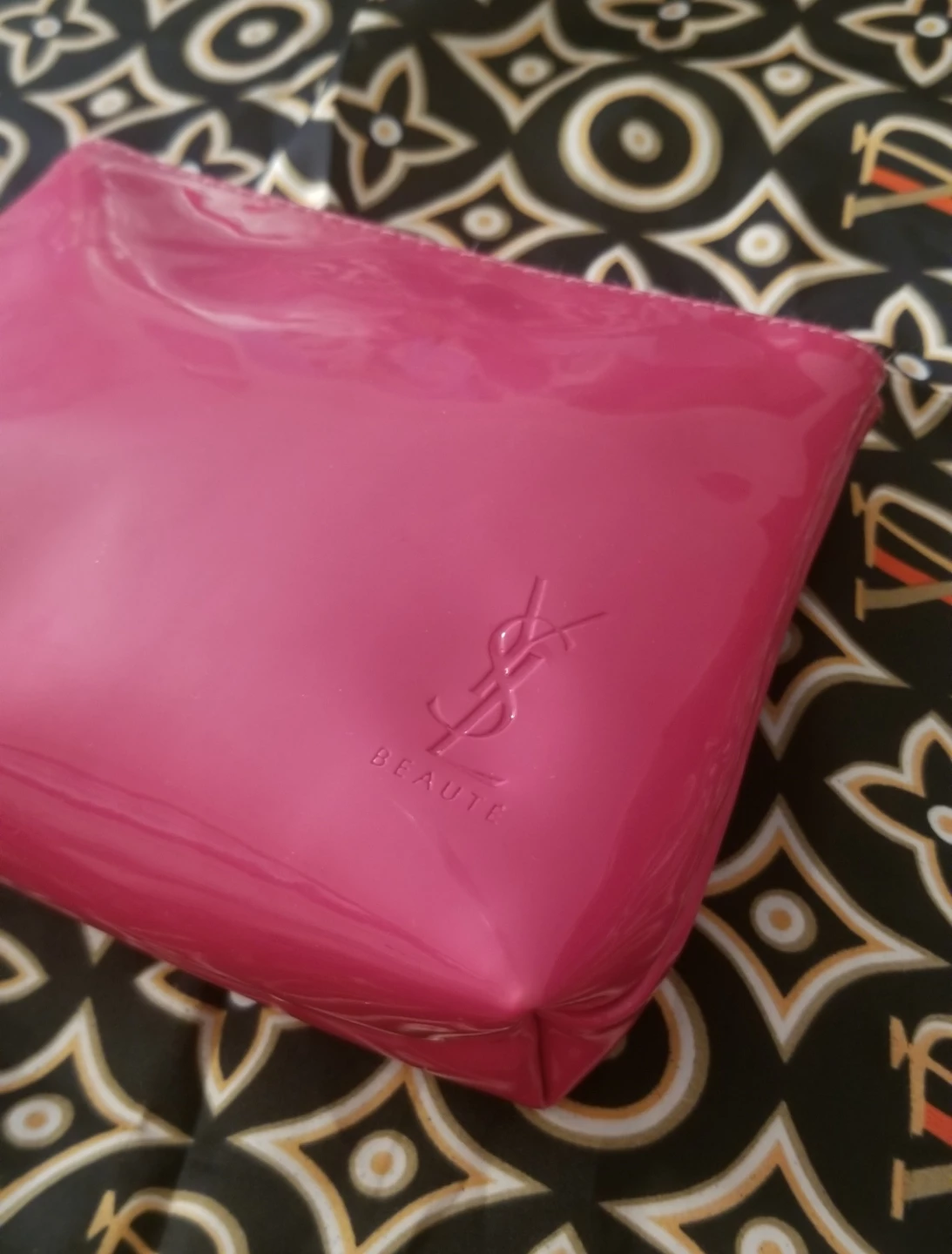 YSL Beauté Pink Patent Leather Mini Bag - photo 5