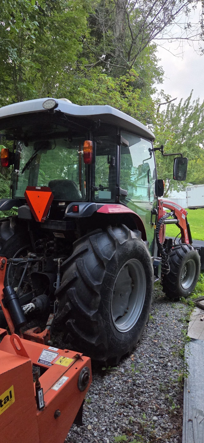 Tracteur Massey Ferguson avec chargeur avant - photo 4