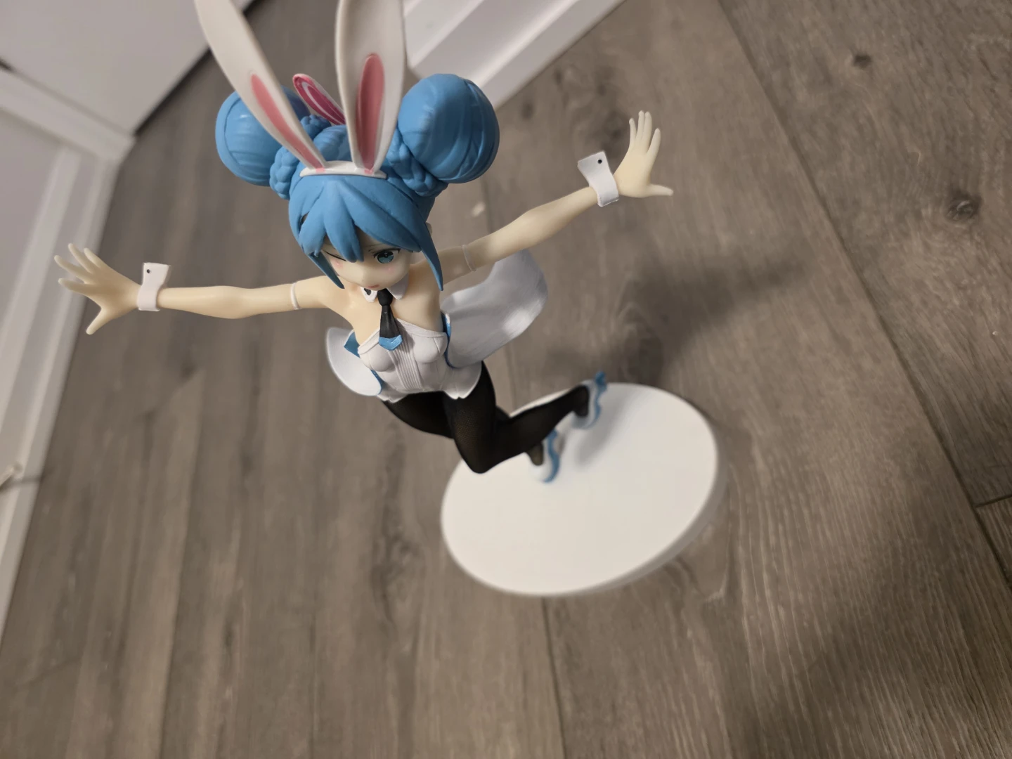 Hatsune Miku Bunny Figure - photo 3