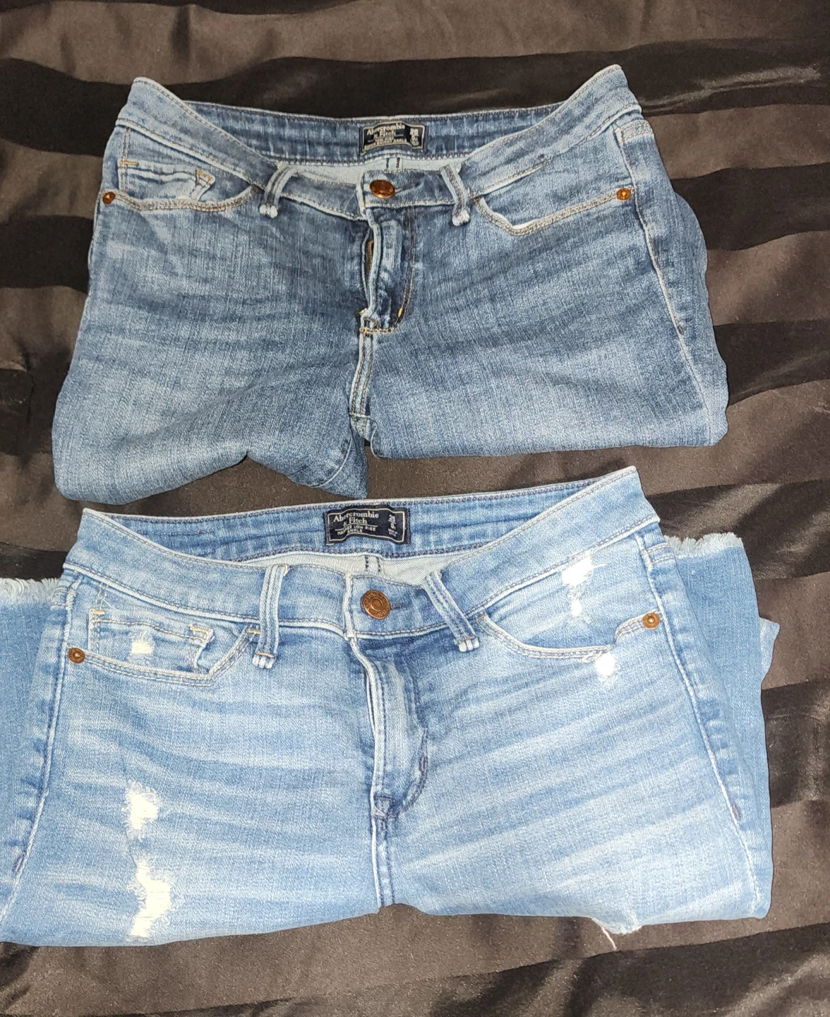 2 Abercrombie & Fitch Mid Rise Super Skinny Ankle Jeans