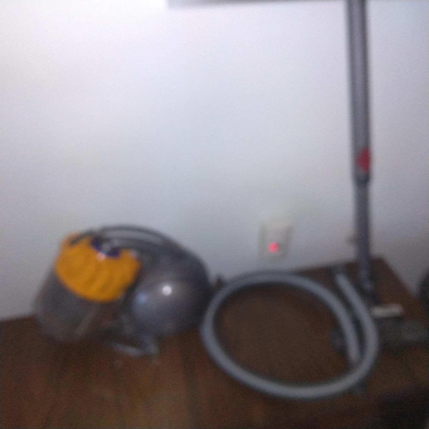 Dyson vacum cleaner working like new - photo 4
