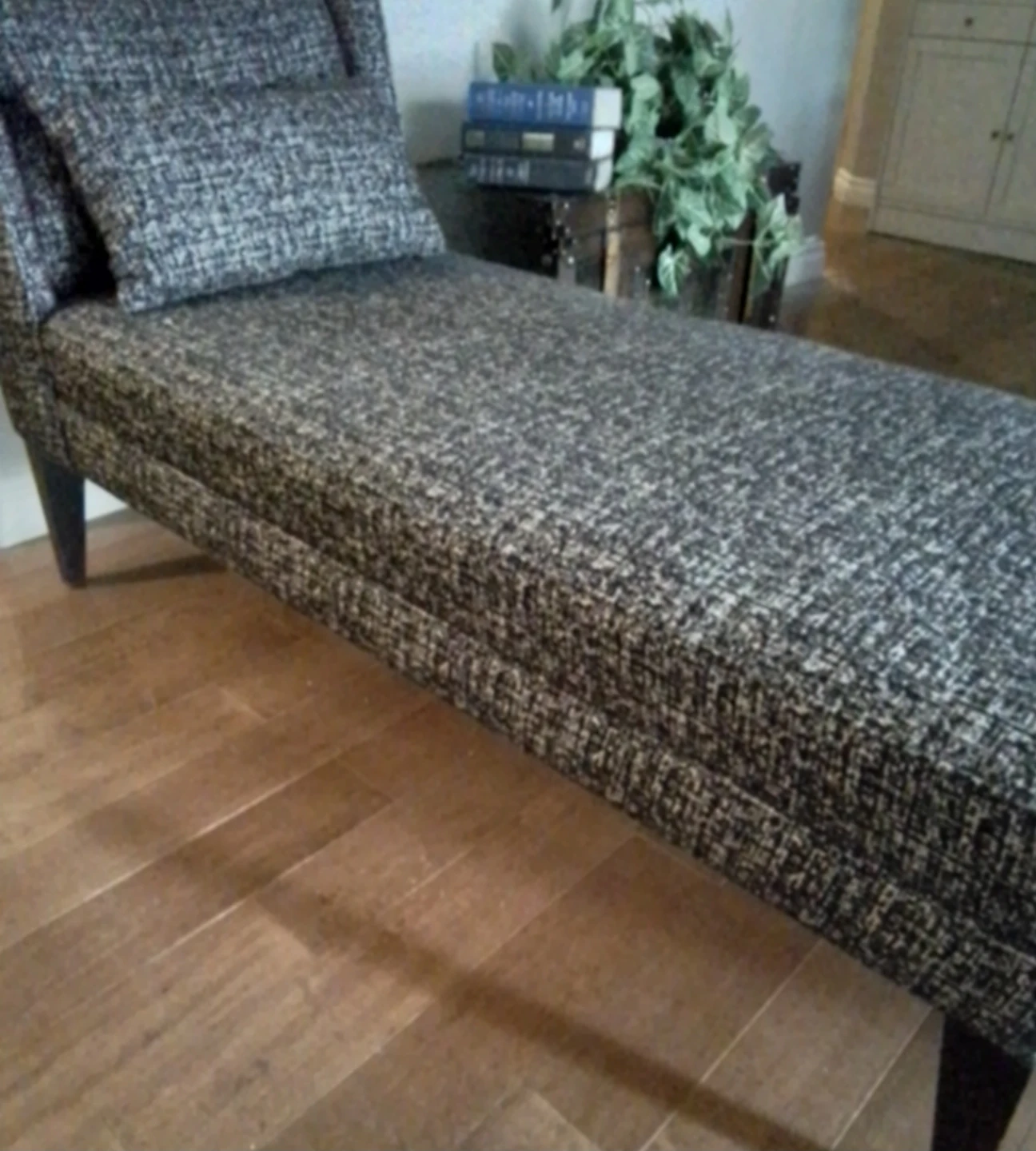 High end chaise lounge for sale - photo 2