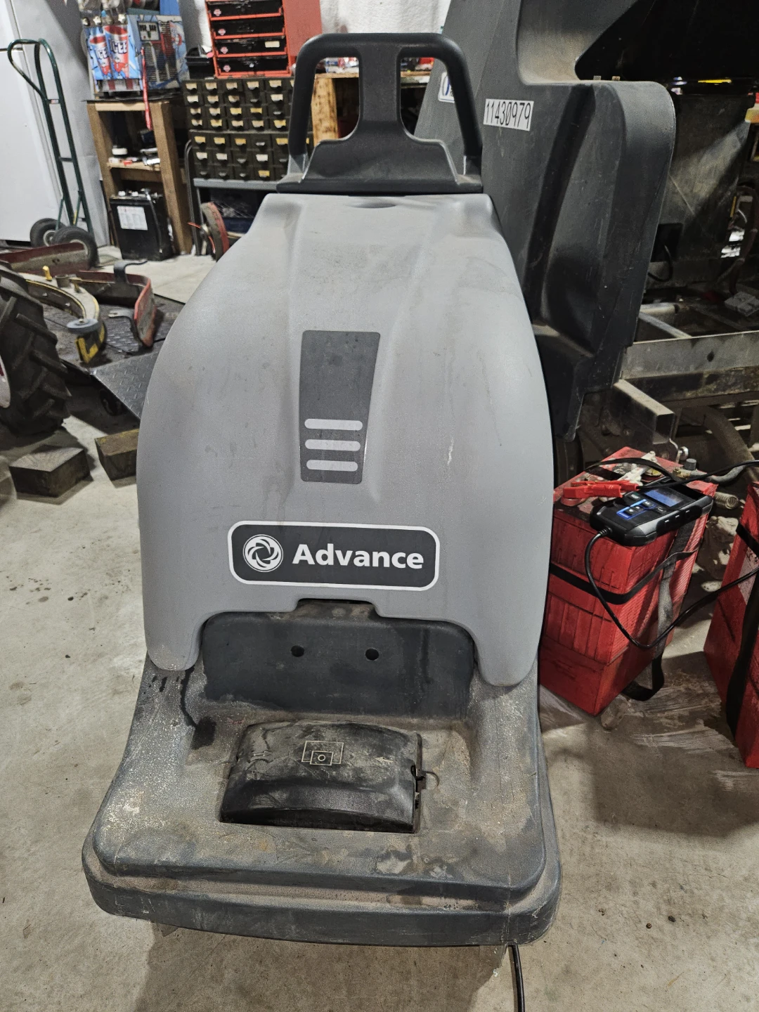 Advance BU800 Floor Scrubber