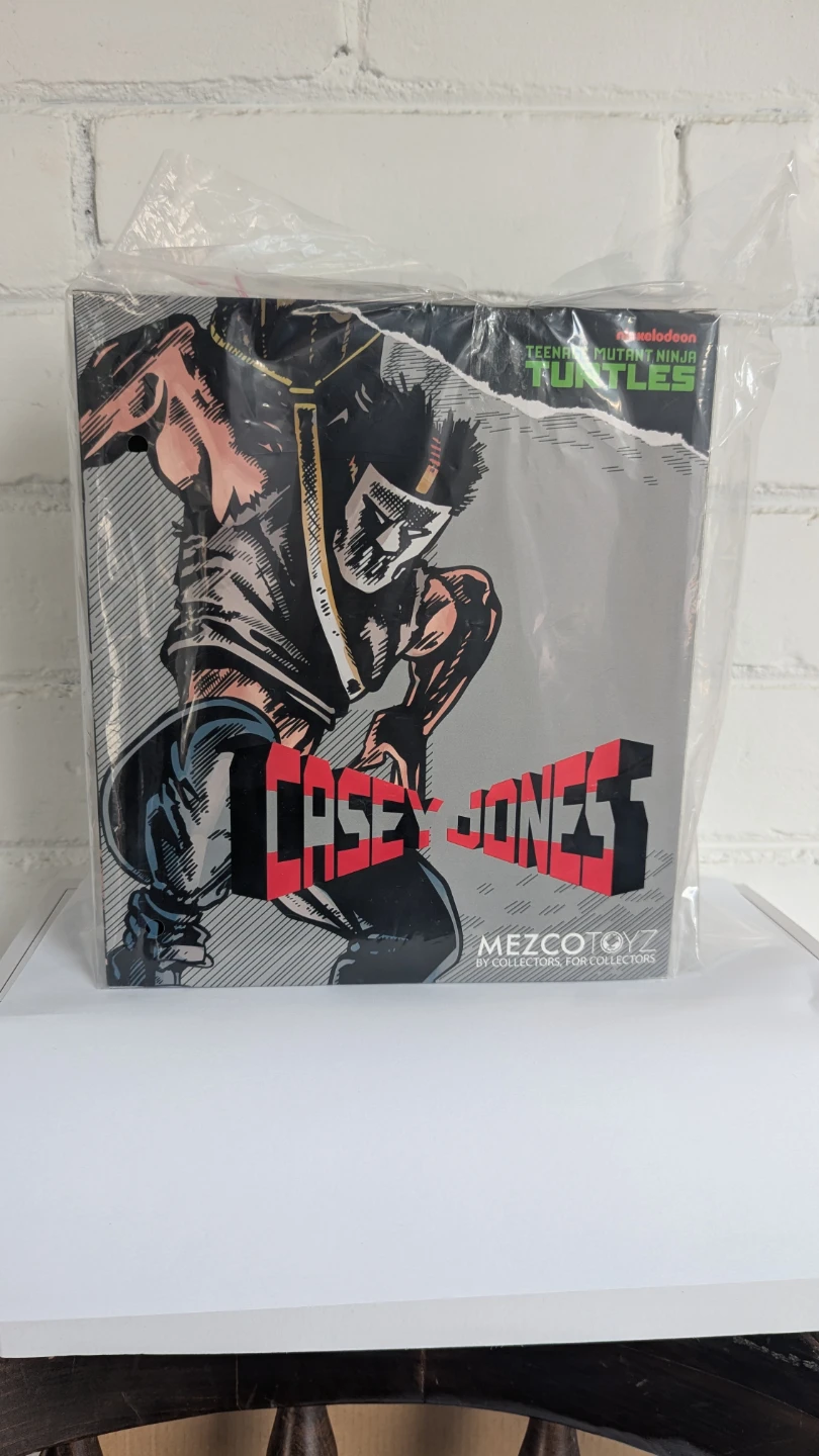 Mezco One:12 Casey Jones (1st Release) –Mint Displayed Condition - photo 4