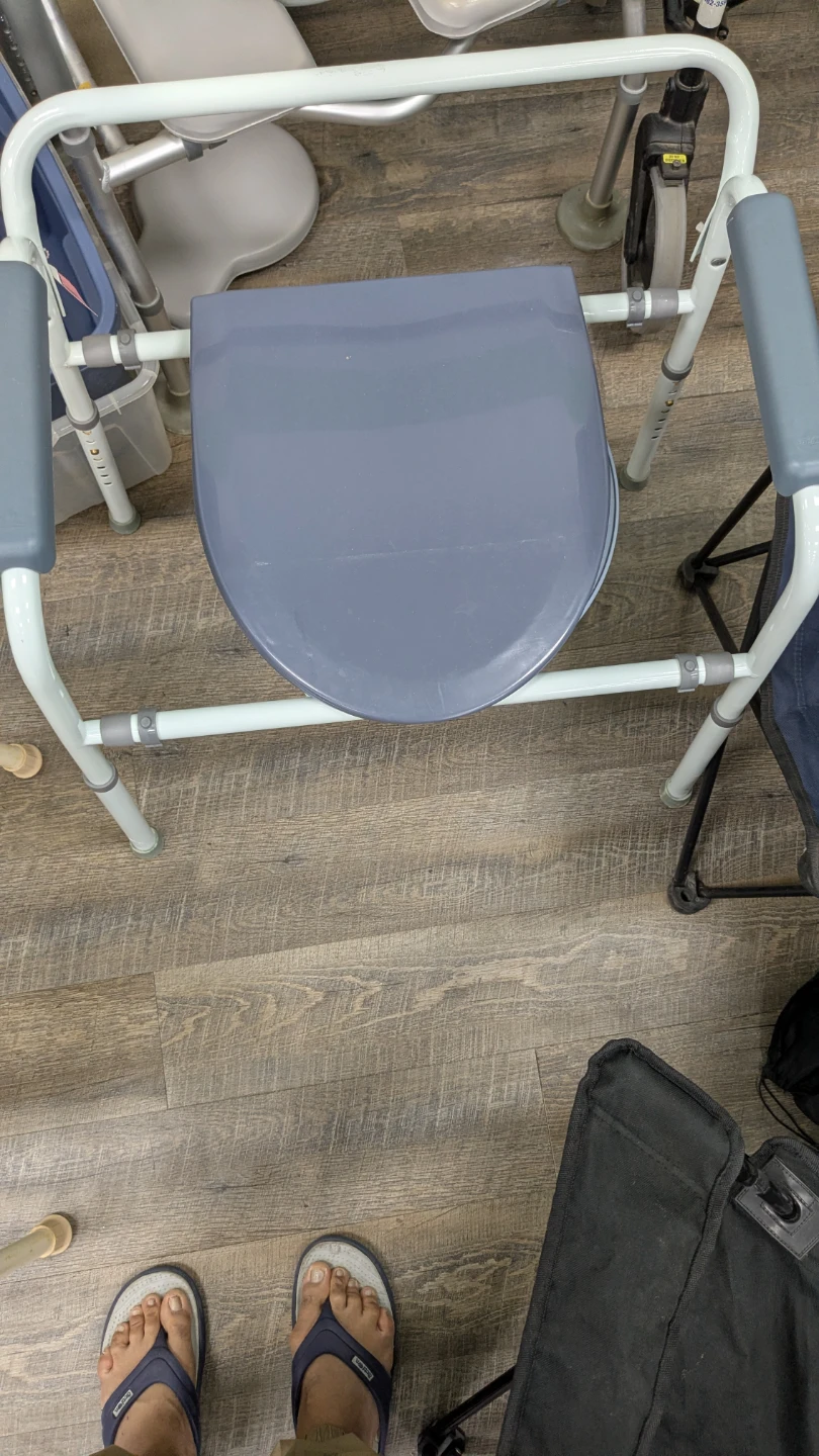 Toilet chair for elders - photo 2