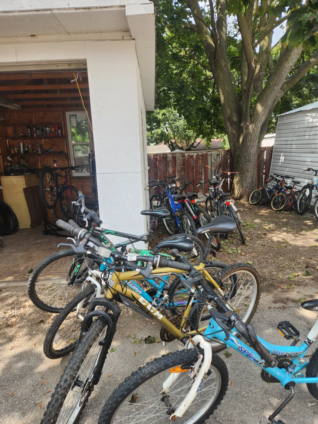 Bicycle repair shop - photo 4